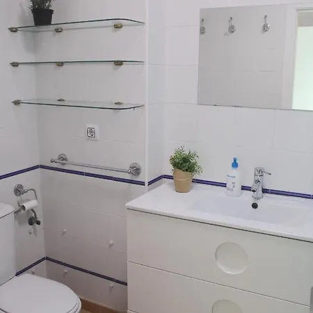 Centro. Nuevo Puerto Deportivo. Playas A 7 Minutos. Apartment